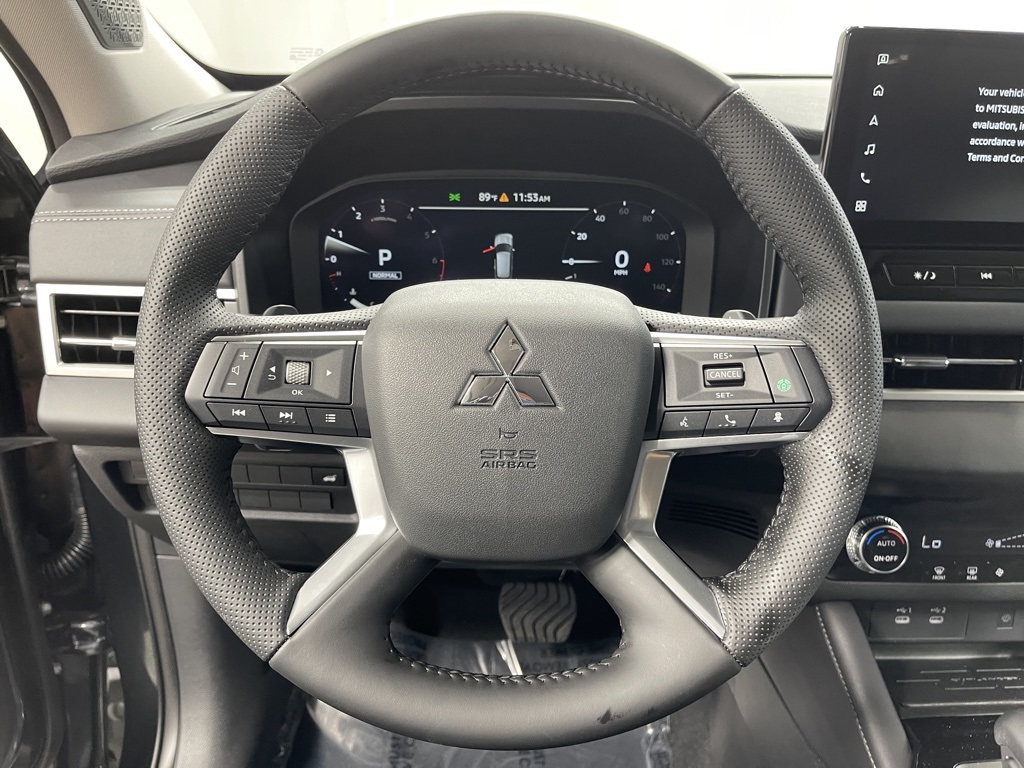 2025 Mitsubishi Outlander SE photo 6