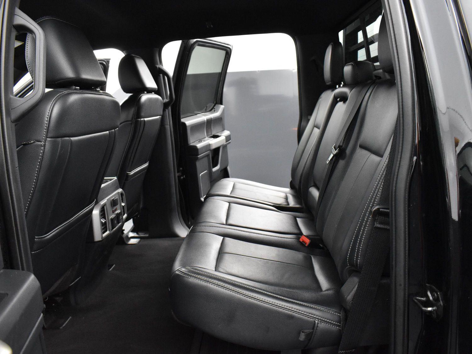 2022 Ford F-450 Lariat photo 28