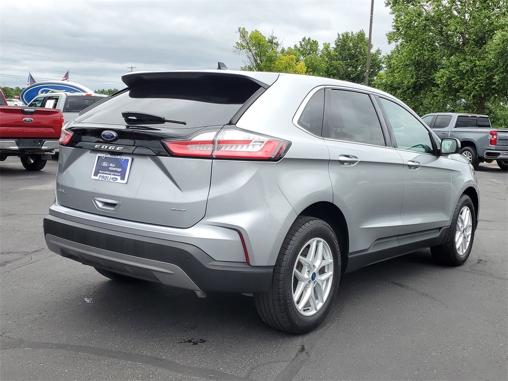 2022 Ford Edge SEL photo 4