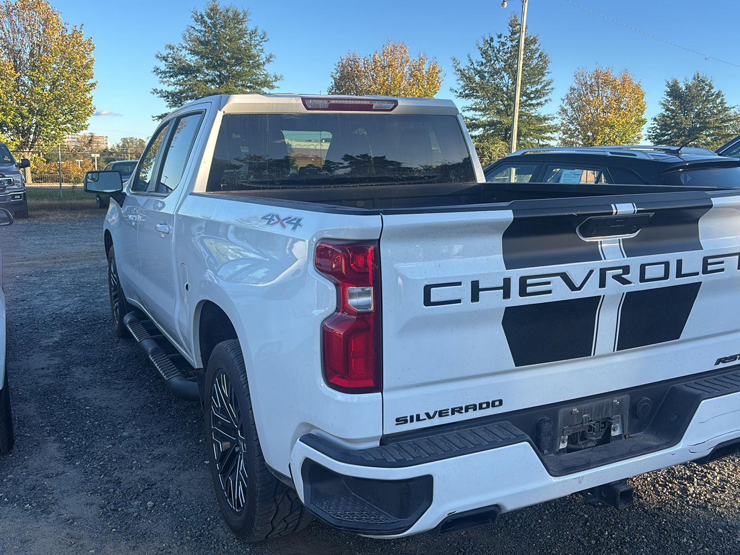 2022 Chevrolet Silverado 1500 RST photo 2