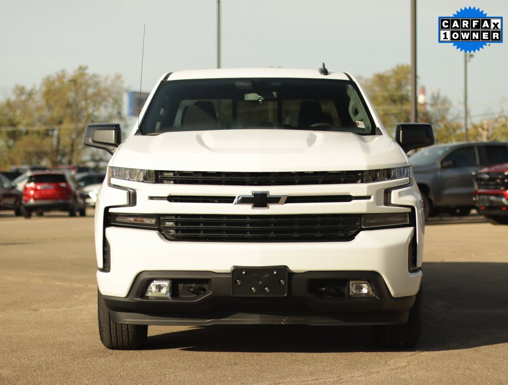 2019 Chevrolet Silverado RST photo 2