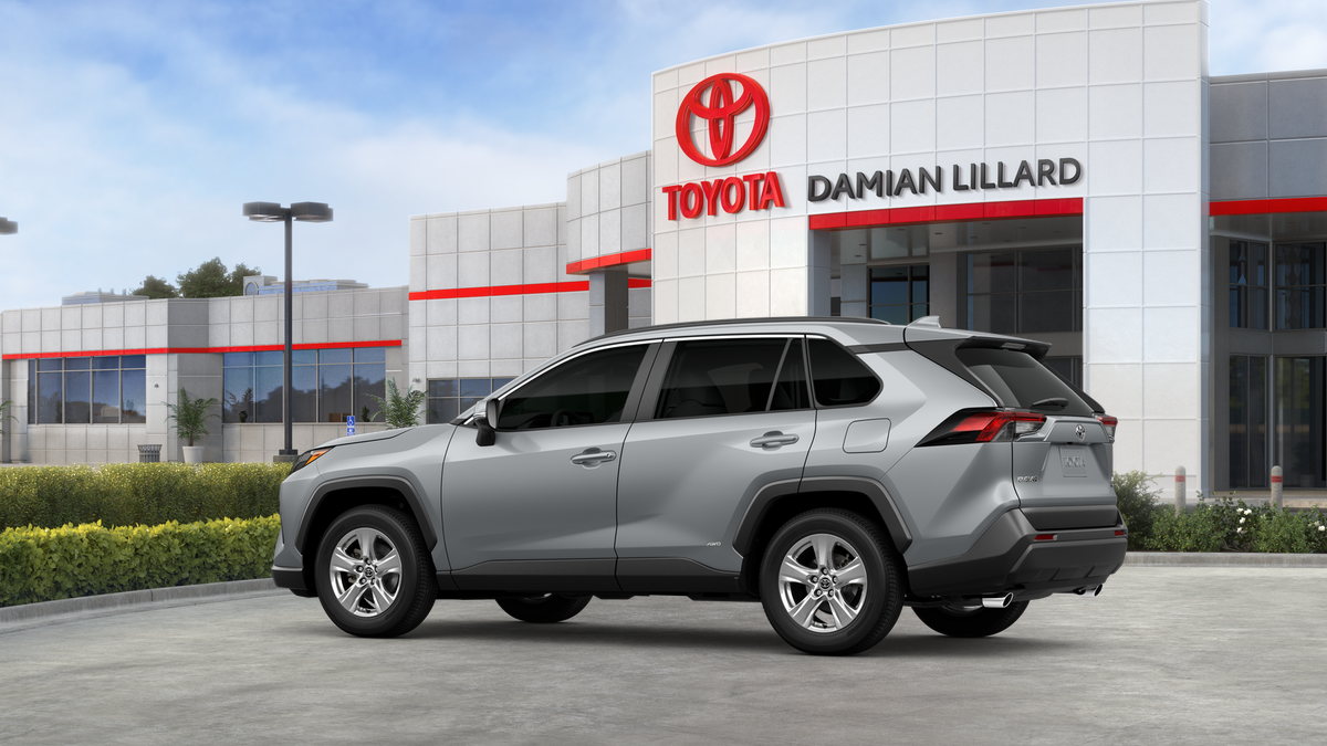 2025 Toyota RAV4 Hybrid XLE photo 5