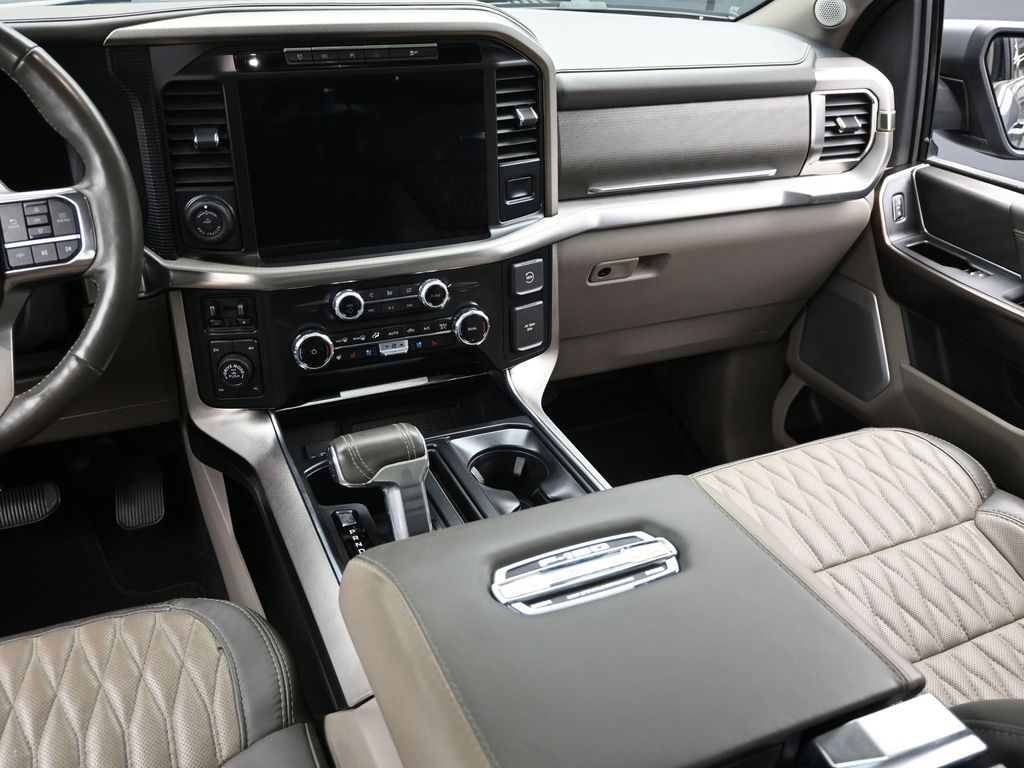 2024 Ford F-150 Platinum photo 12