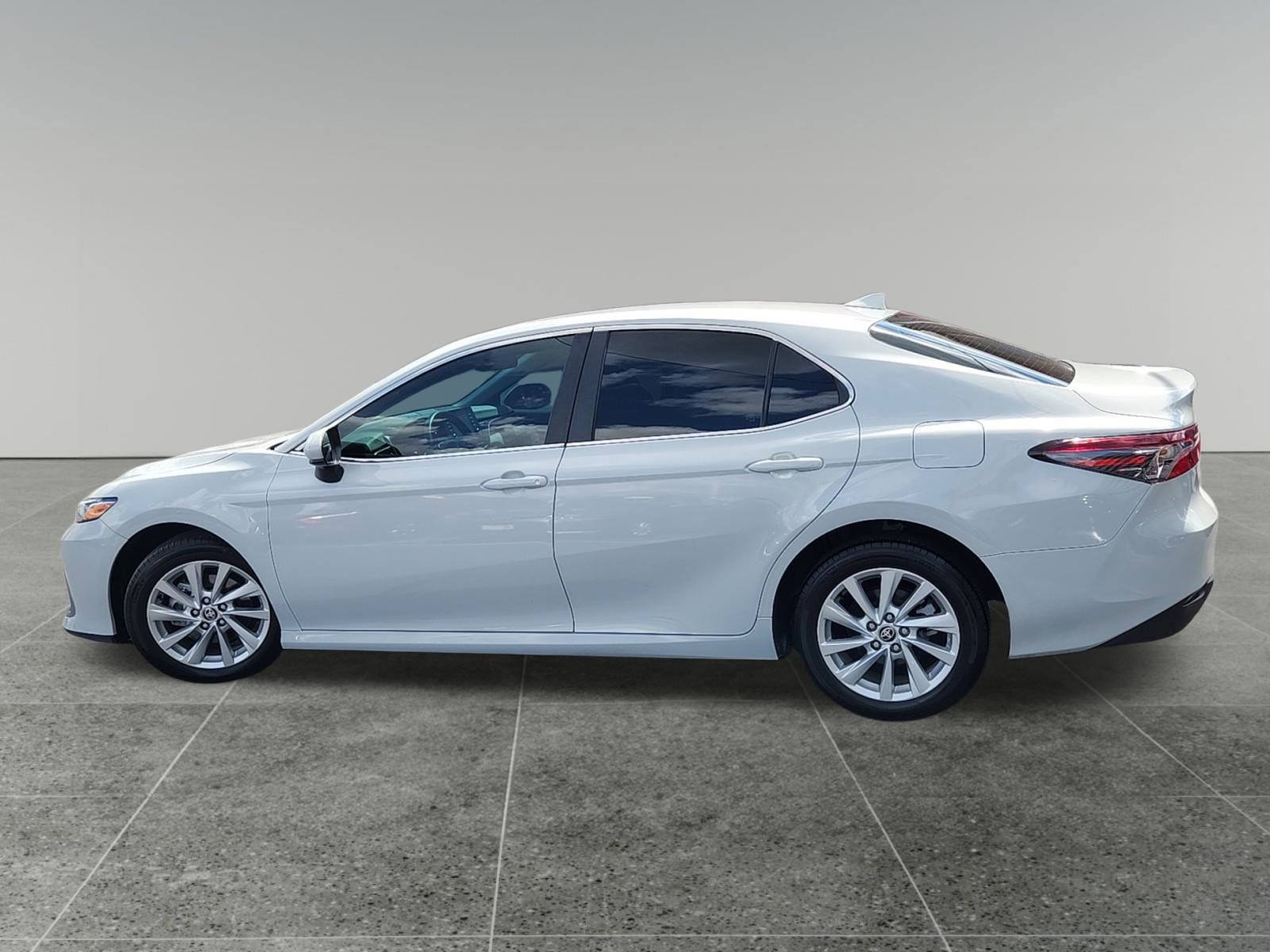 2024 Toyota Camry LE photo 4