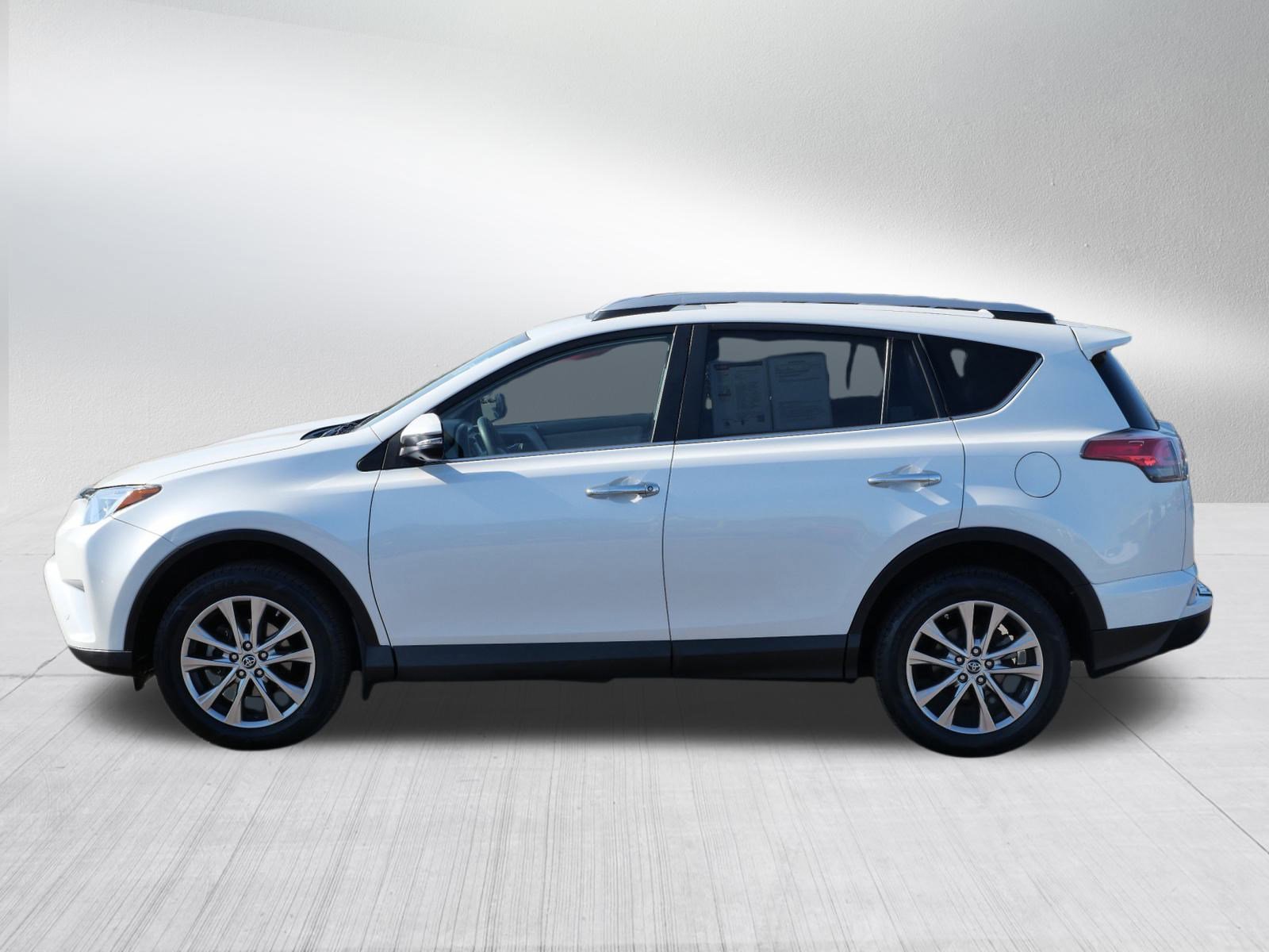 2017 Toyota RAV4 Limited photo 4