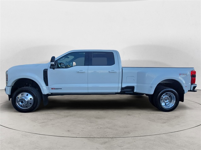 Image of Certified Pre-Owned 2025 Ford F-450SD Platinum