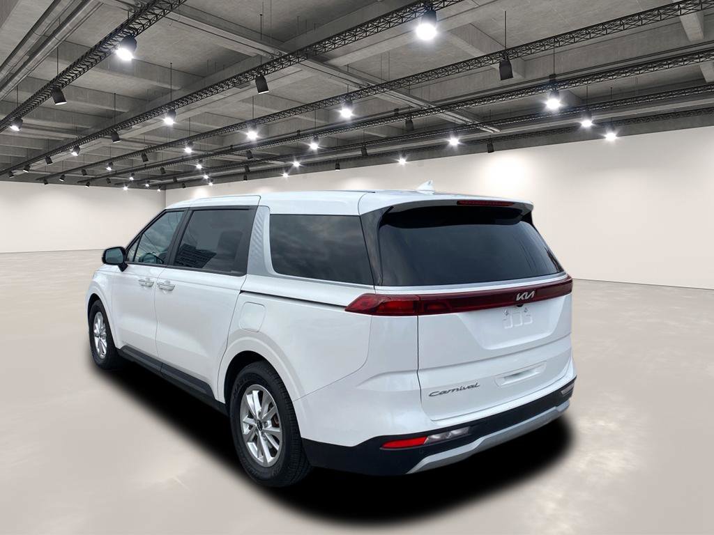 2022 Kia Carnival LXS photo 4