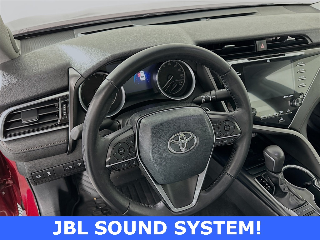 2018 Toyota Camry XLE photo 2