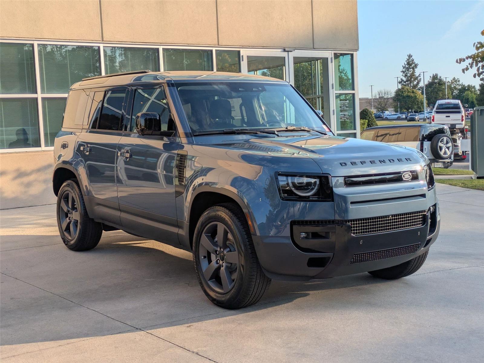 2026 Land Rover Defender S photo 3