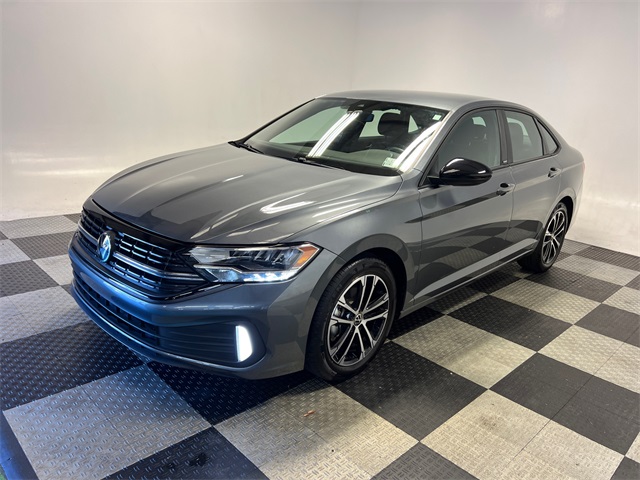 2024 Volkswagen Jetta 1.5T Sport photo 3