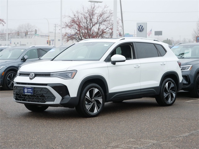 2025 Volkswagen Taos photo 2