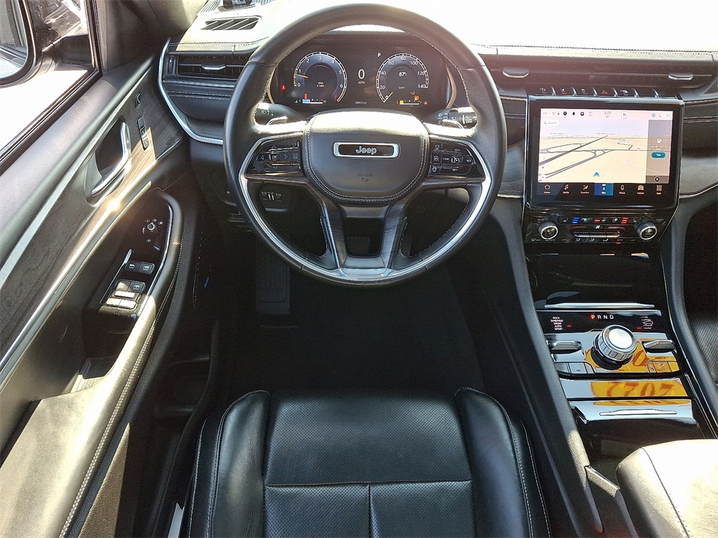 2022 Jeep Grand Cherokee Overland photo 9