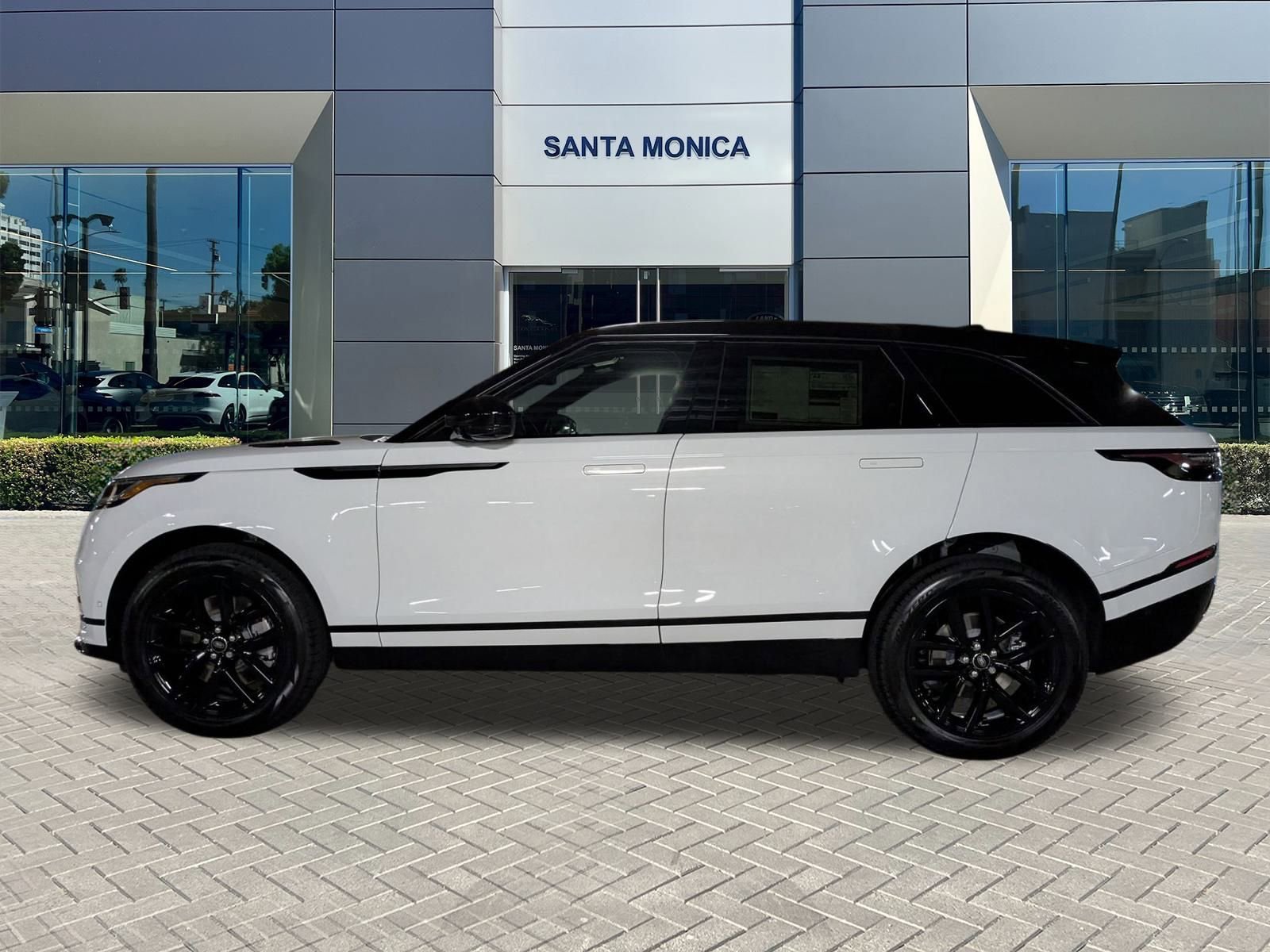 2026 Land Rover Range Rover Velar SE photo 4