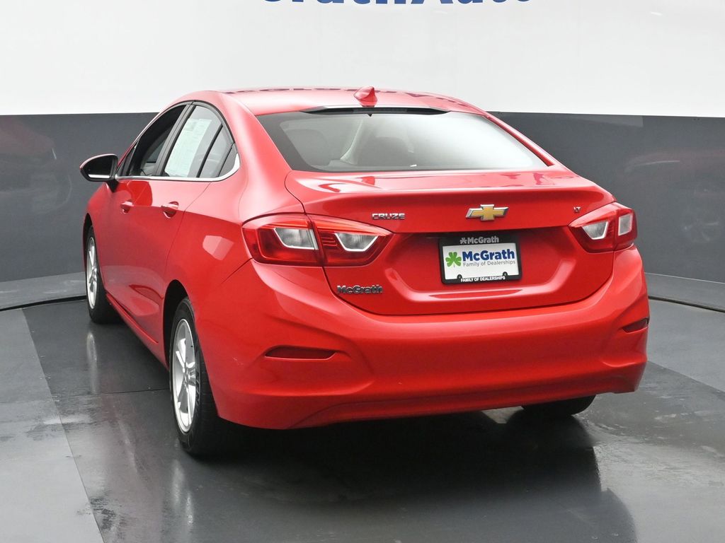 2017 Chevrolet Cruze LT photo 18
