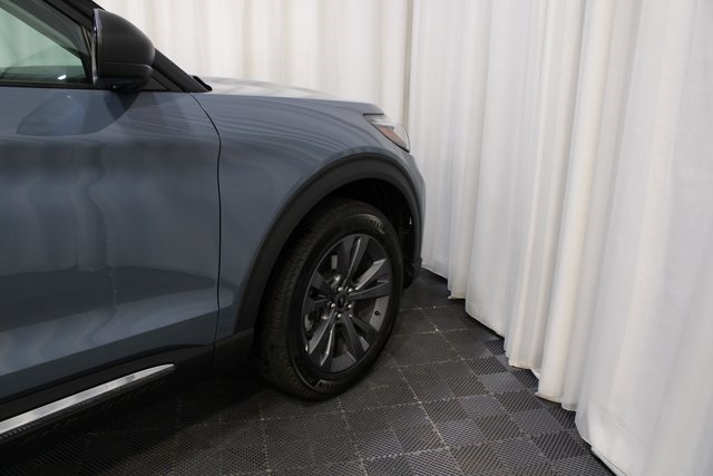 2025 Ford Explorer photo 22
