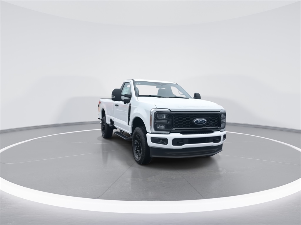 2025 Ford F-250 XLT photo 2