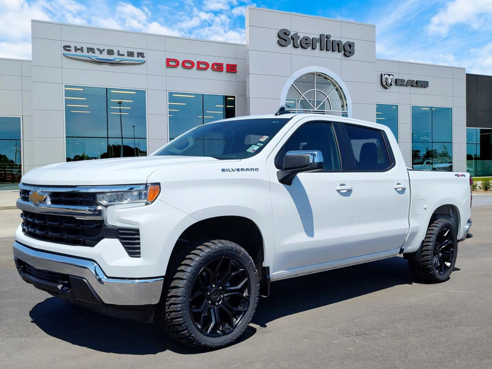 2025 Chevrolet Silverado 1500 LT's photo