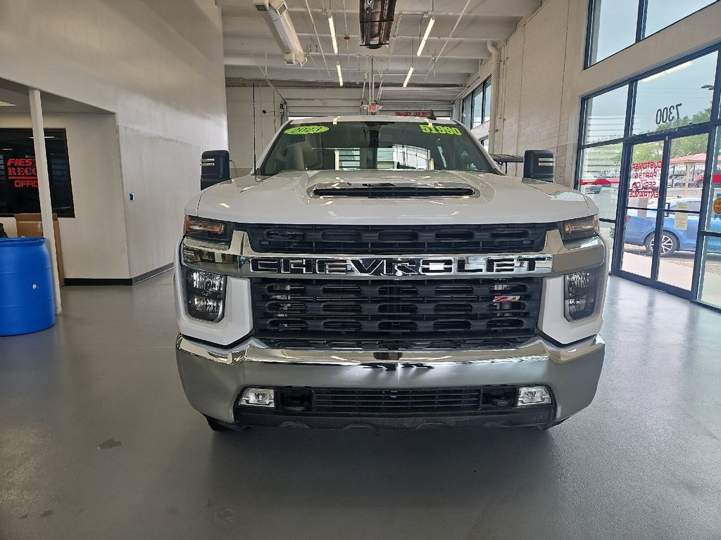 2023 Chevrolet Silverado 2500HD LT photo 2