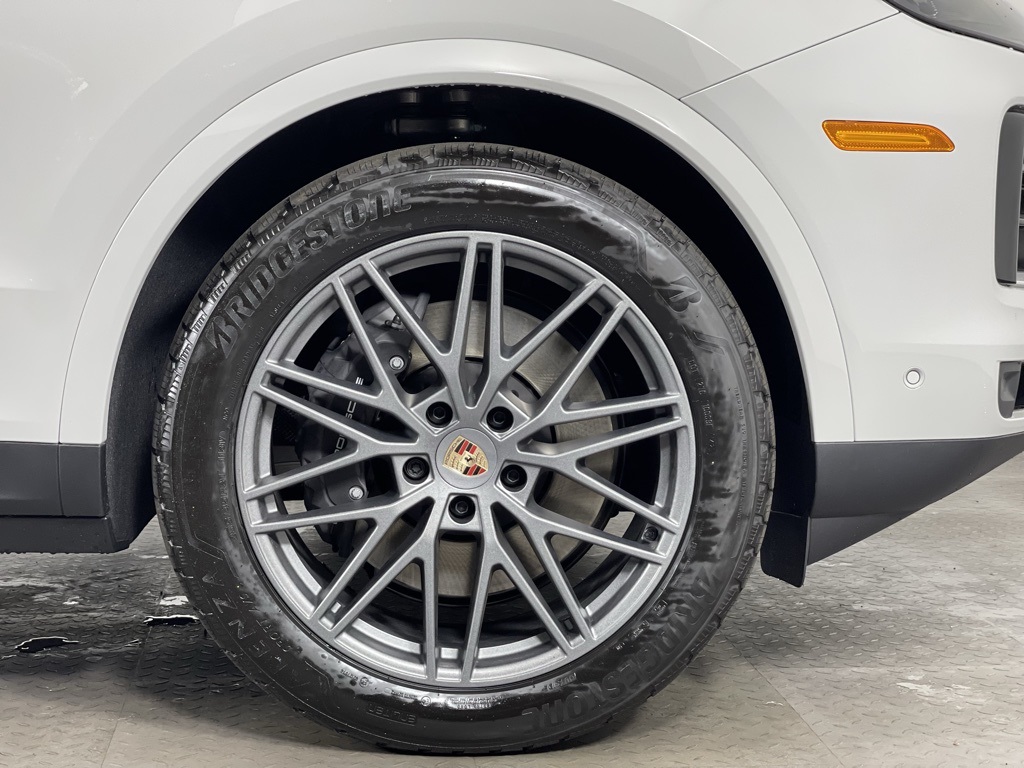 2025 Porsche Cayenne Coupe photo 11