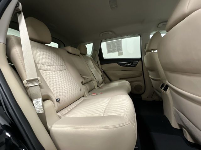 2017 Nissan Rogue S photo 24