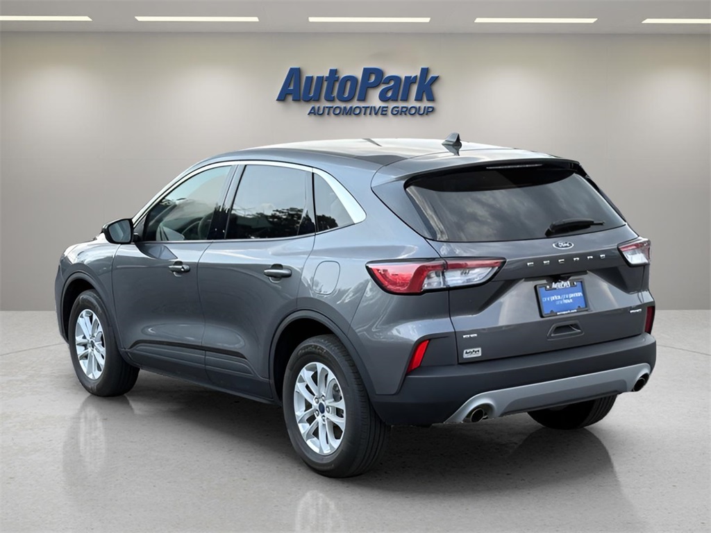 2022 Ford Escape SE photo 4