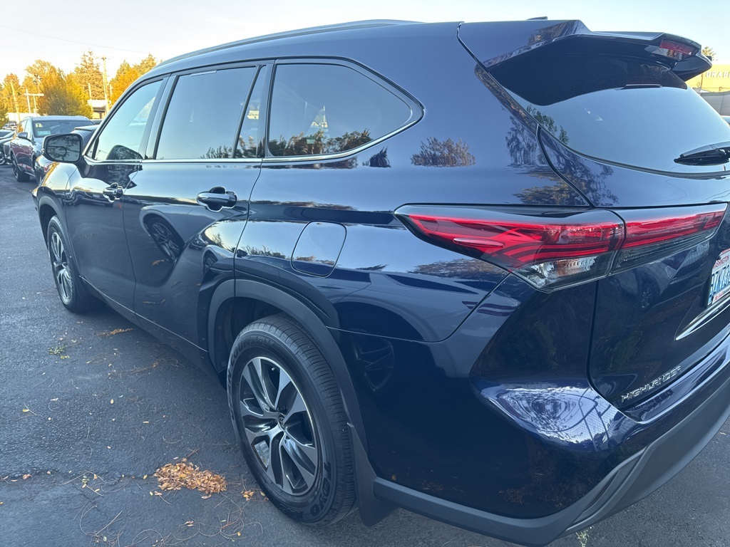 2022 Toyota Highlander XLE photo 4