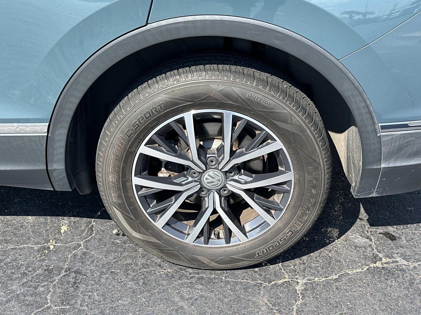 2020 Volkswagen Tiguan SE photo 5