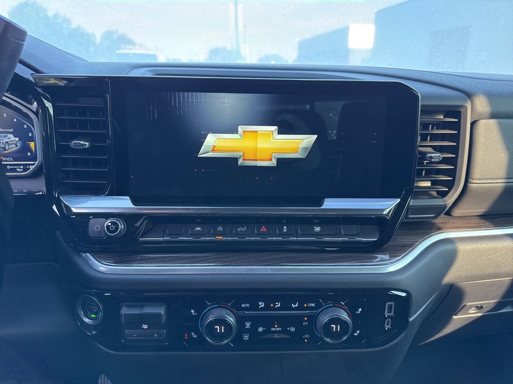 2022 Chevrolet Silverado 1500 LT photo 6