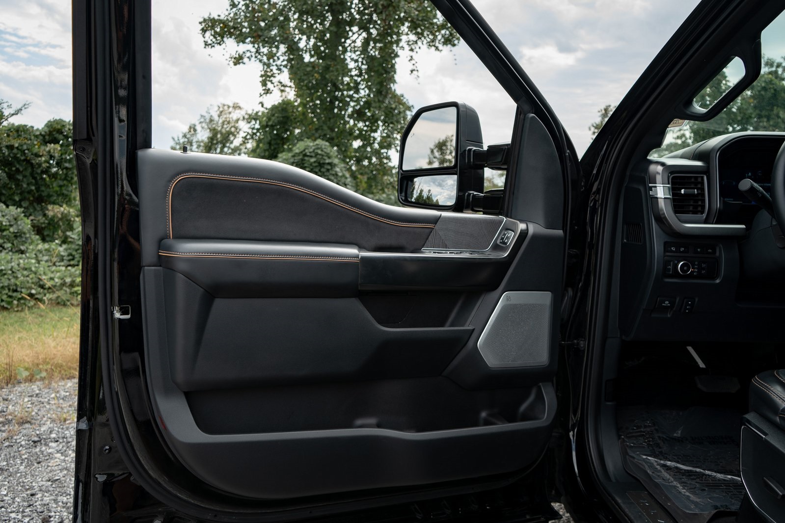 2024 Ford F-450 photo 28
