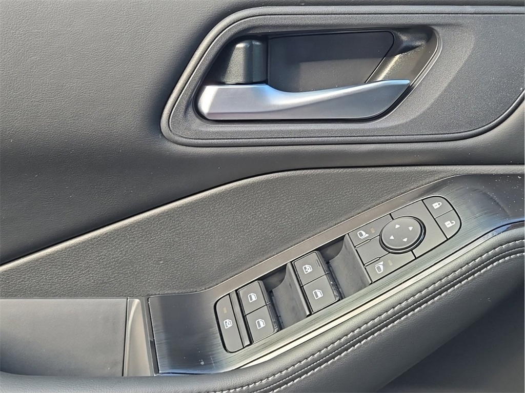 2025 Nissan Rogue SV photo 22