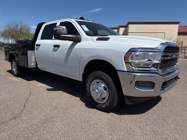 2024 Ram 3500 Tradesman photo 2