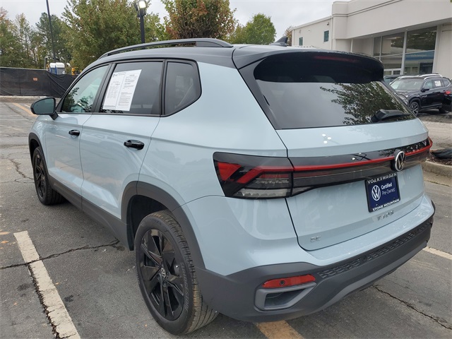 2025 Volkswagen Taos SE photo 3