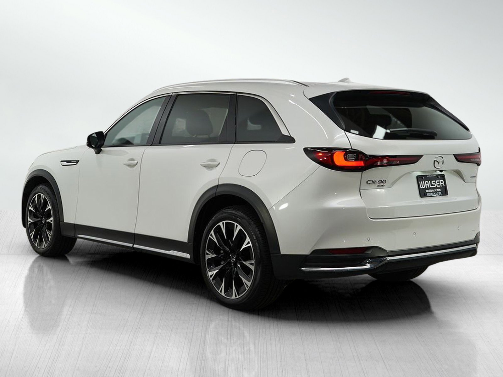 2024 Mazda CX-90 Premium Plus photo 2