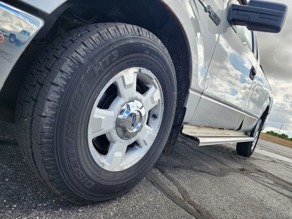 2012 Ford F-150 XLT photo 14