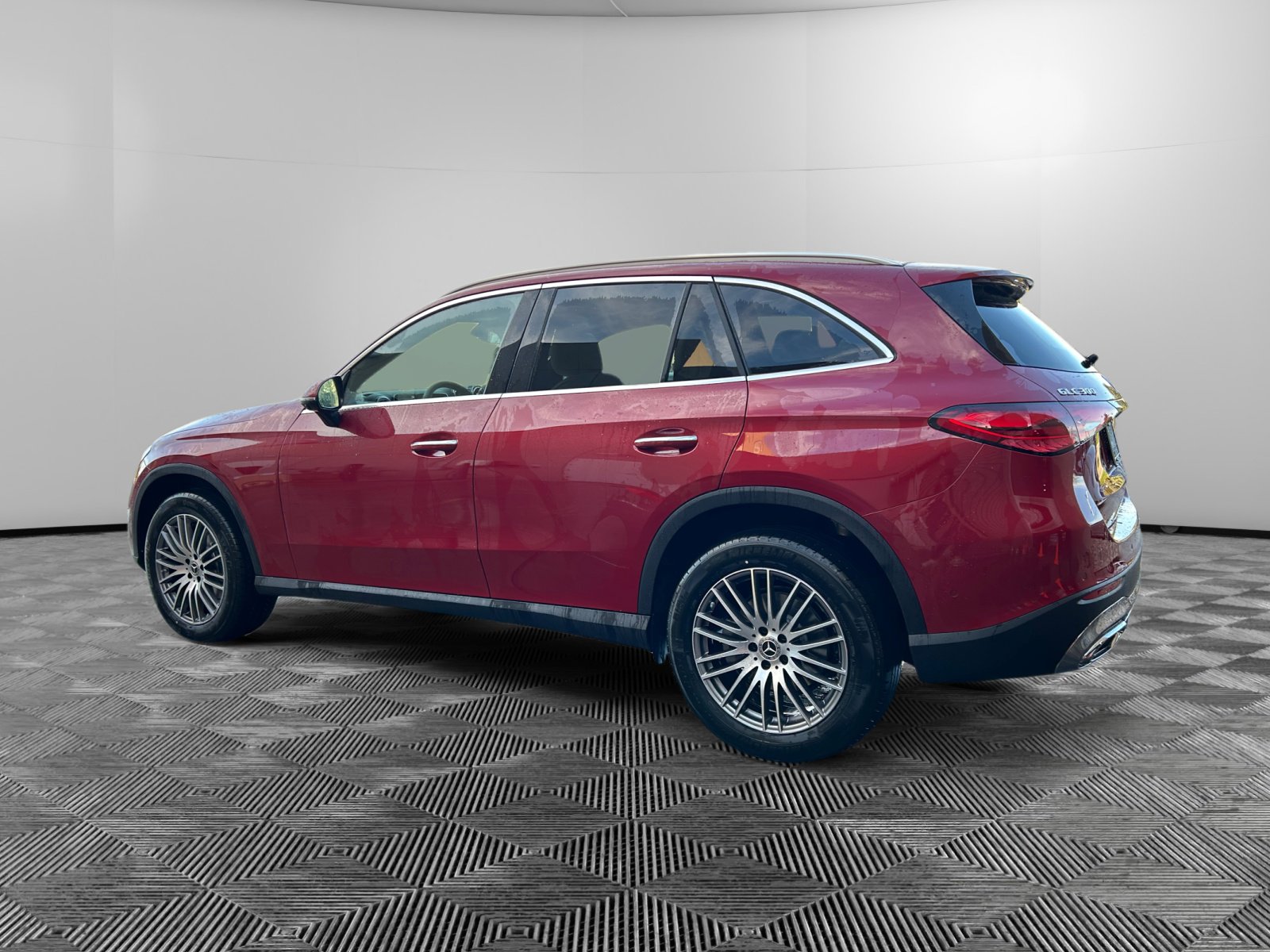 2026 Mercedes Benz GLC 300 4MATIC photo 3