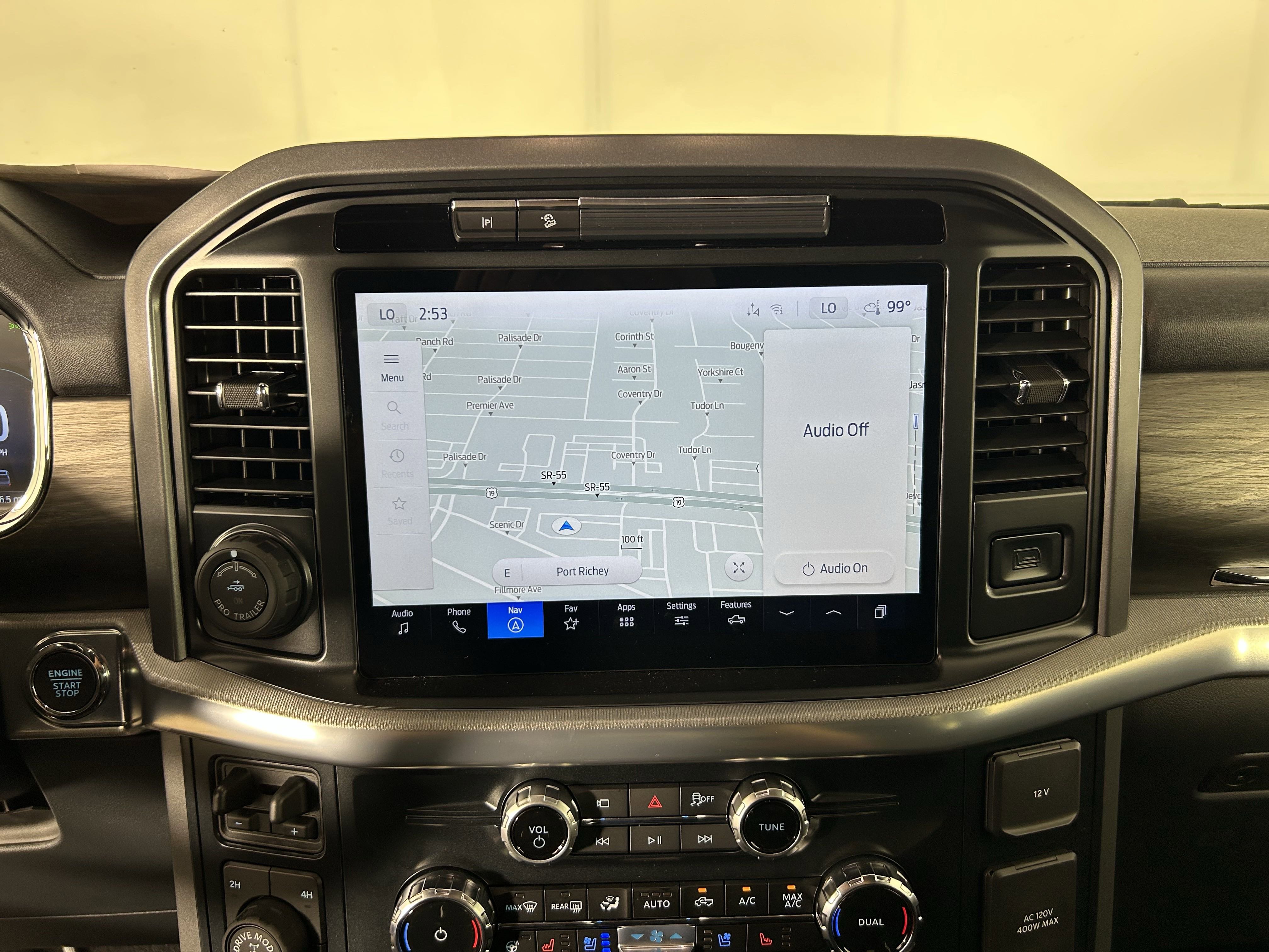 2025 Ford F-150 Lariat photo 19
