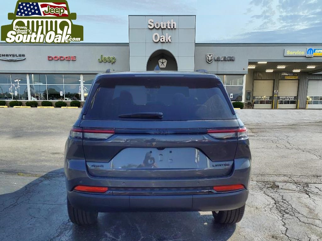 2025 Jeep Grand Cherokee Limited photo 3