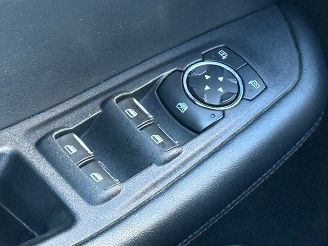 2022 Ford Edge SEL photo 29