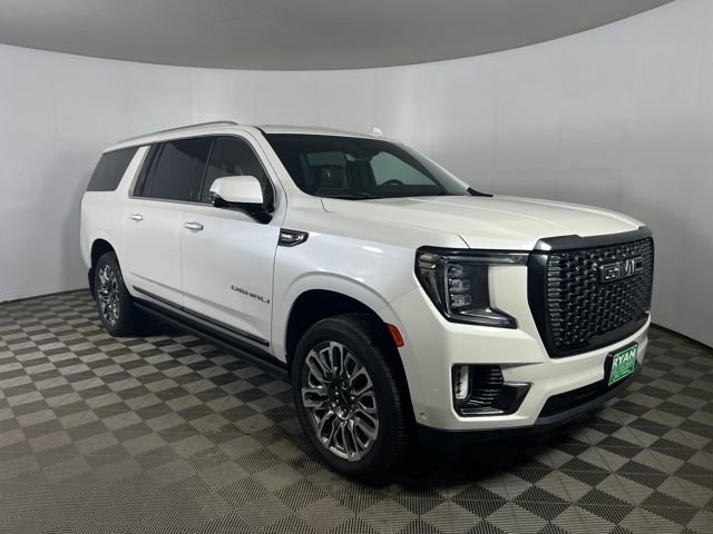 2023 GMC Yukon XL Denali Ultimate's photo