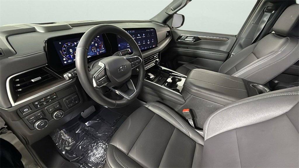 2025 Chevrolet Suburban Z71 photo 16