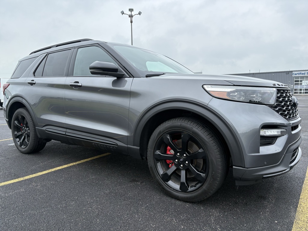 2023 Ford Explorer ST photo 3