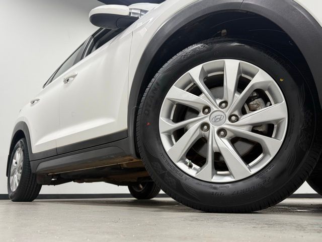 2020 Hyundai Tucson Value photo 2