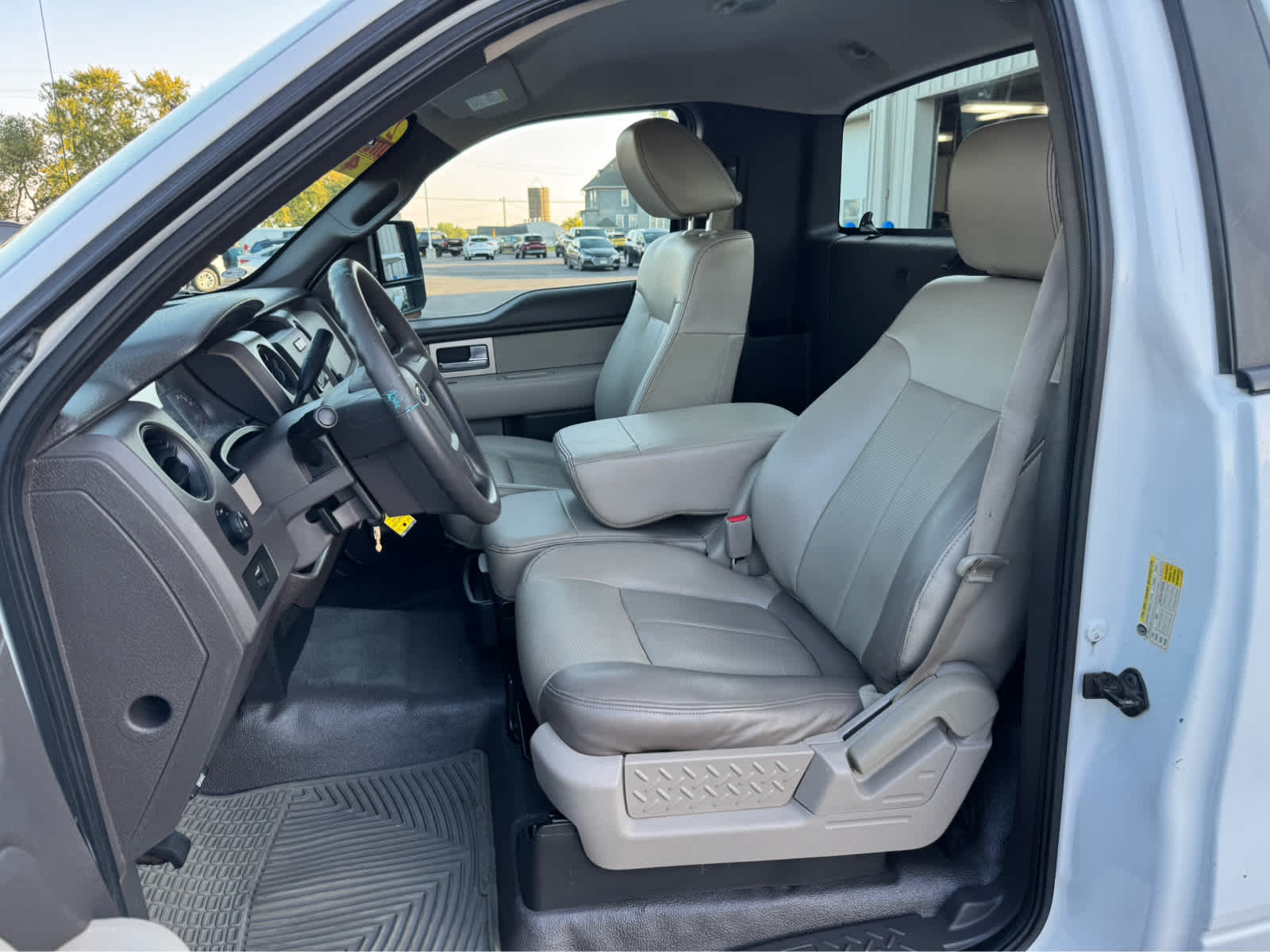 2009 Ford F-150 XLT photo 10