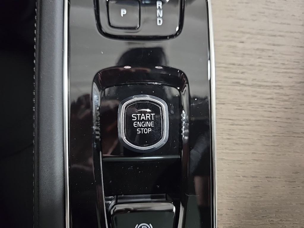 2026 Volvo XC90 Plus photo 14