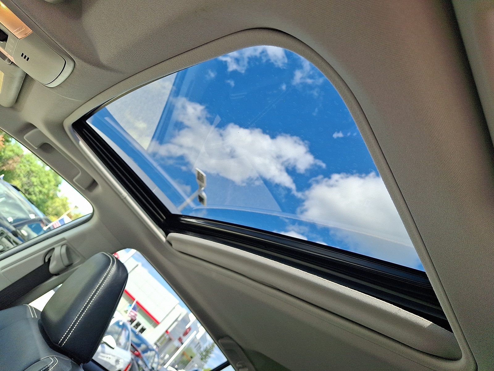 2017 Toyota RAV4 Hybrid Limited photo 12