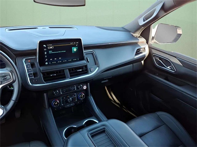 2023 Chevrolet Suburban LT photo 8