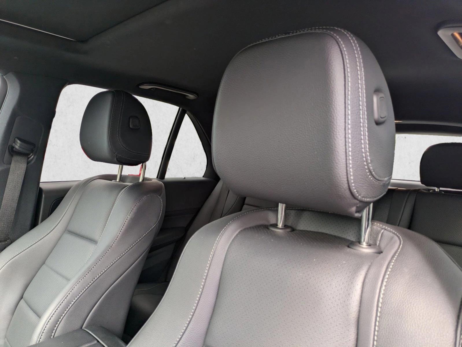 2025 Mercedes Benz GLE 450 4MATIC photo 4