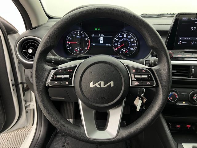 2024 Kia Forte LXS photo 8