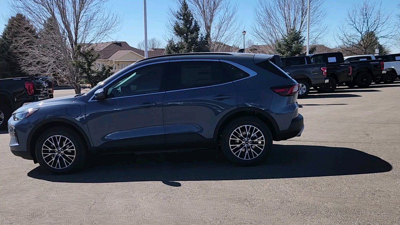 2025 Ford Escape Plug-In Hybrid photo 4