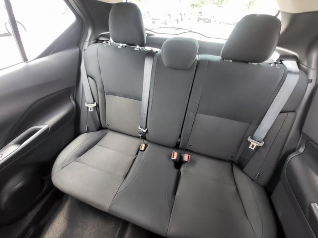 2025 Nissan Kicks Play S photo 12